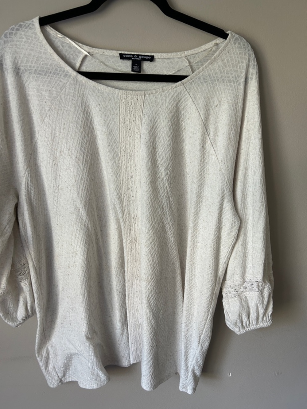 Cable & Gauge Cream Textured Scoop Neck Women's Top